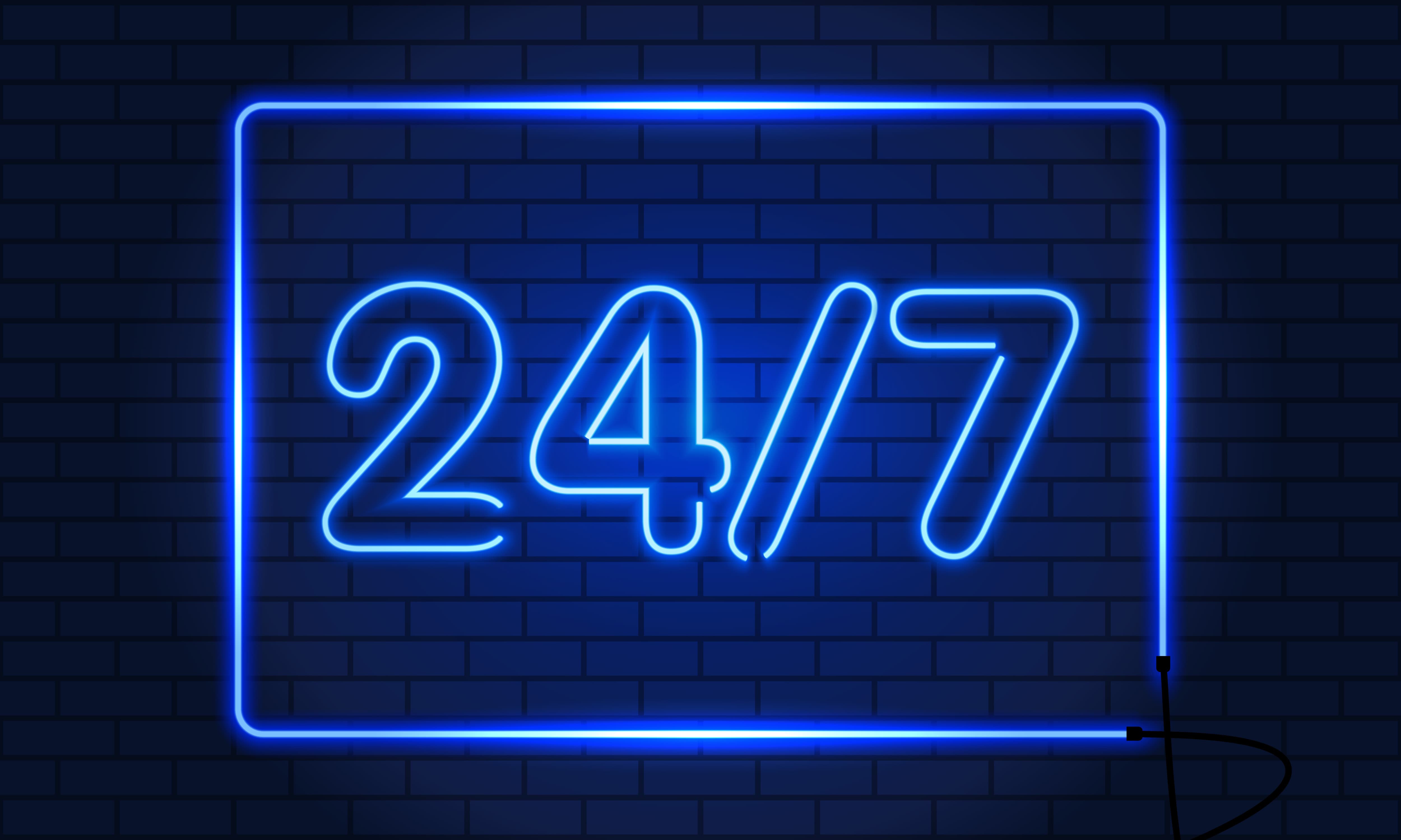 letreiro de neon escrito "24/7"