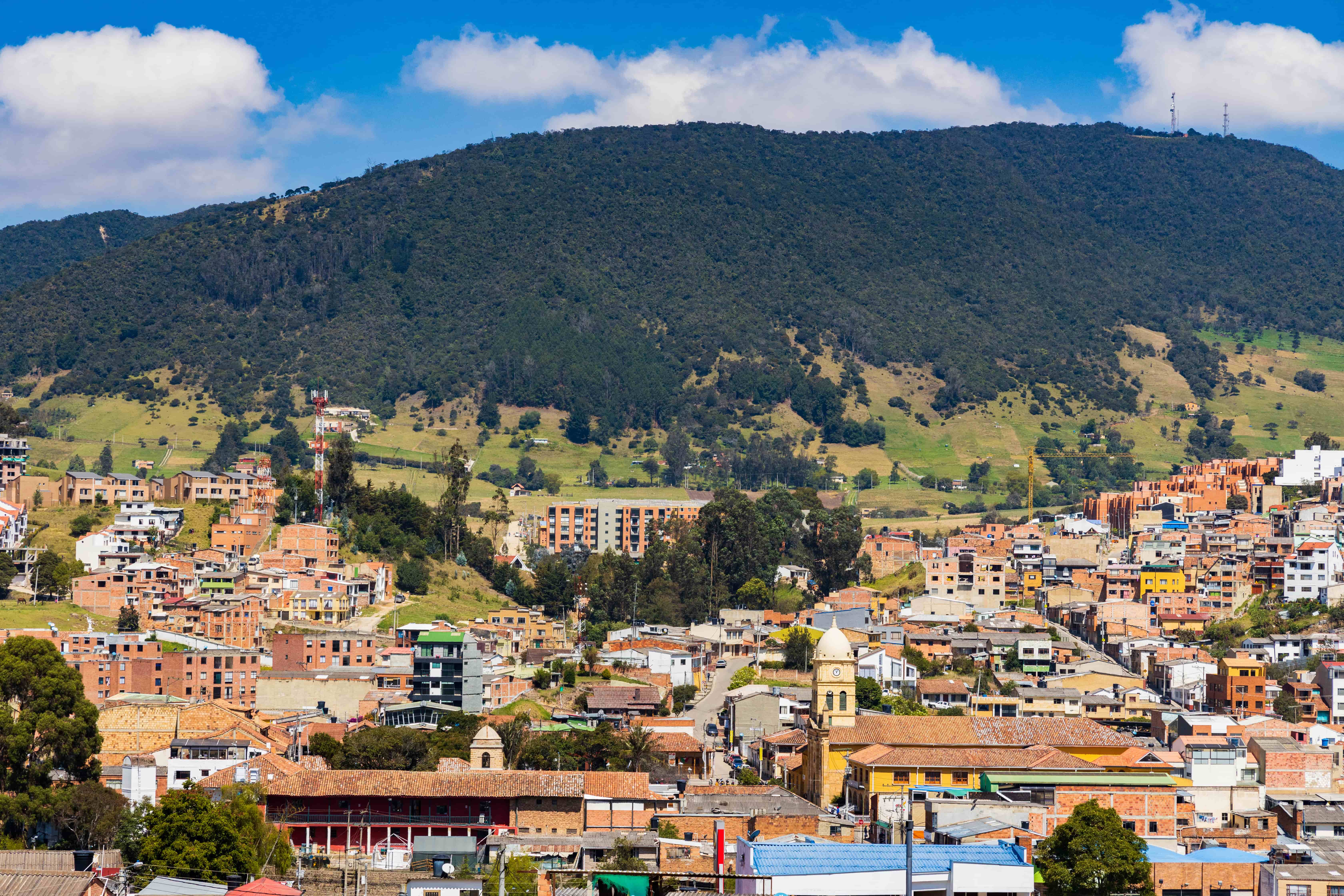 Foto panorâmica da cidade de La Calera, Colômbia